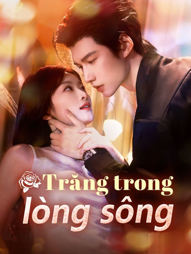 Trăng trong lòng sông
